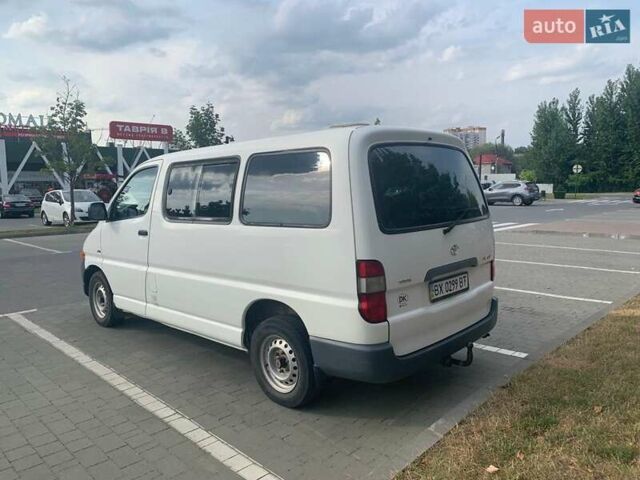 Белый Тойота Хиасе, объемом двигателя 0 л и пробегом 210 тыс. км за 8500 $, фото 2 на Automoto.ua