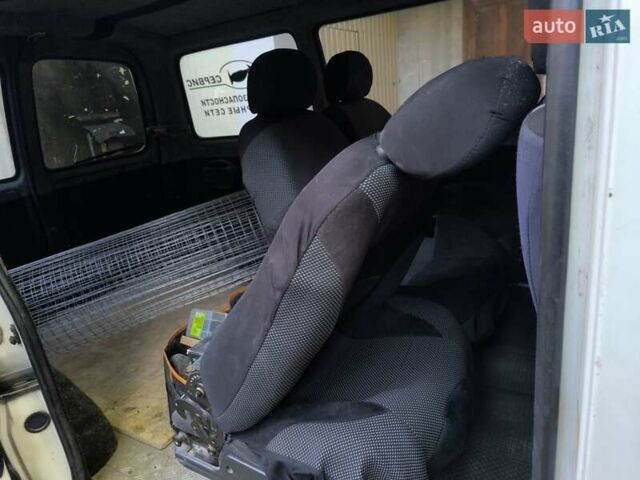 Белый Тойота Хиасе, объемом двигателя 2.5 л и пробегом 380 тыс. км за 8500 $, фото 15 на Automoto.ua