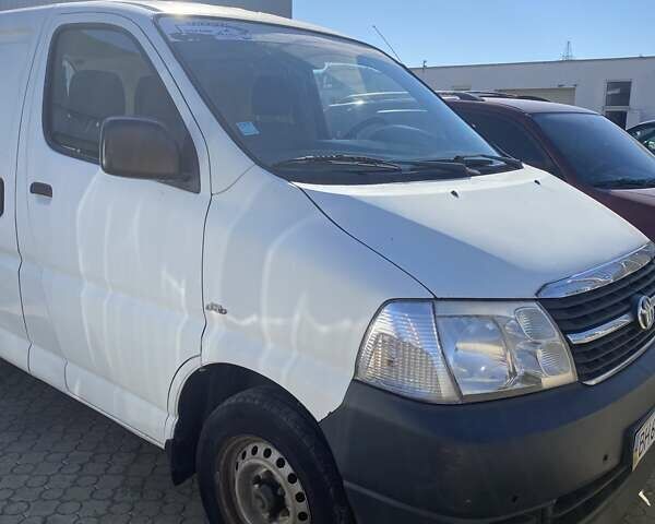 Білий Тойота Хіасє, об'ємом двигуна 2.49 л та пробігом 270 тис. км за 9300 $, фото 1 на Automoto.ua