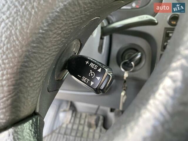 Белый Тойота Хиасе, объемом двигателя 2.49 л и пробегом 240 тыс. км за 13200 $, фото 15 на Automoto.ua