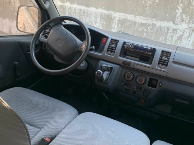 Білий Тойота Хіасє, об'ємом двигуна 2.5 л та пробігом 279 тис. км за 11227 $, фото 3 на Automoto.ua