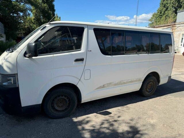 Білий Тойота Хіасє, об'ємом двигуна 2.5 л та пробігом 279 тис. км за 11227 $, фото 1 на Automoto.ua