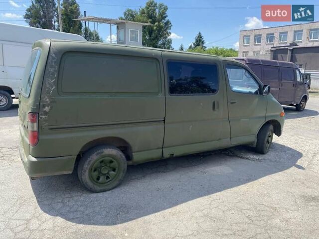 Белый Тойота Хиасе, объемом двигателя 2.49 л и пробегом 381 тыс. км за 8000 $, фото 4 на Automoto.ua