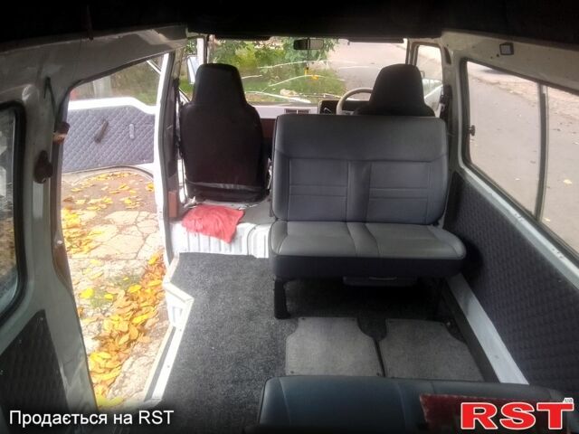 Тойота Хіасє 1990 у Одесі на Automoto.ua Білий Тойота Хіасє, об'ємом двигуна 2.4 л та пробігом 400 тис. км за 2300 $, фото 9 на Automoto.ua