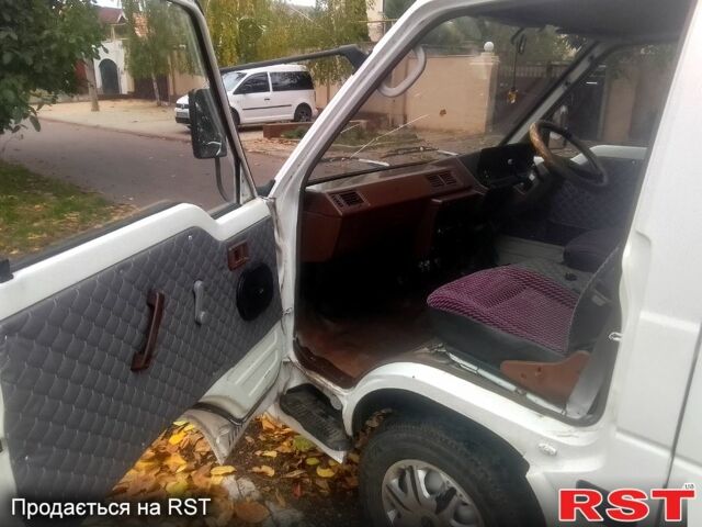 Тойота Хіасє 1990 у Одесі на Automoto.ua Білий Тойота Хіасє, об'ємом двигуна 2.4 л та пробігом 400 тис. км за 2300 $, фото 11 на Automoto.ua