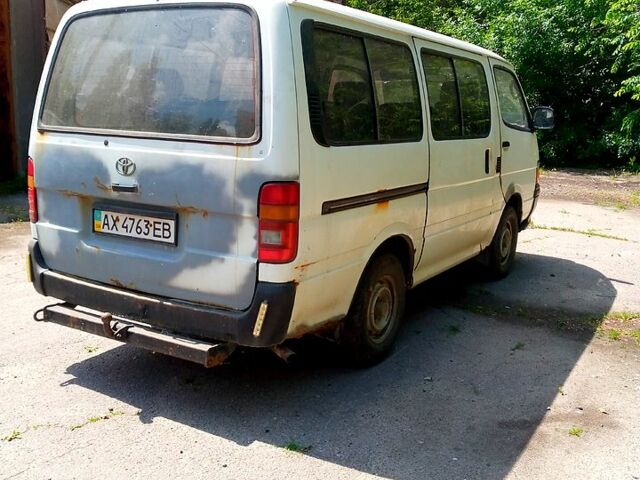Білий Тойота Хіасє, об'ємом двигуна 2.4 л та пробігом 450 тис. км за 2200 $, фото 2 на Automoto.ua