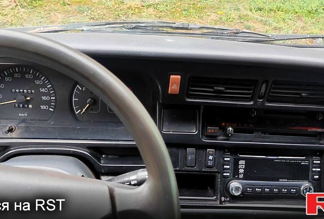 Белый Тойота Хиасе, объемом двигателя 2.2 л и пробегом 97 тыс. км за 5900 $, фото 5 на Automoto.ua