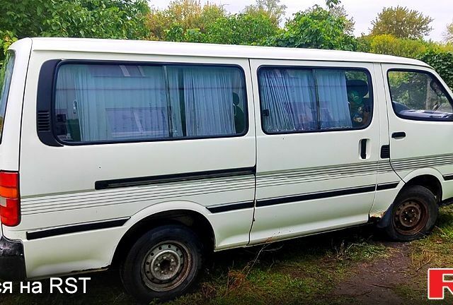 Белый Тойота Хиасе, объемом двигателя 2.2 л и пробегом 97 тыс. км за 5900 $, фото 1 на Automoto.ua