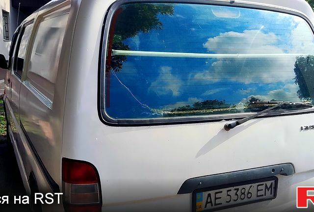 Белый Тойота Хиасе, объемом двигателя 2.5 л и пробегом 334 тыс. км за 6500 $, фото 1 на Automoto.ua