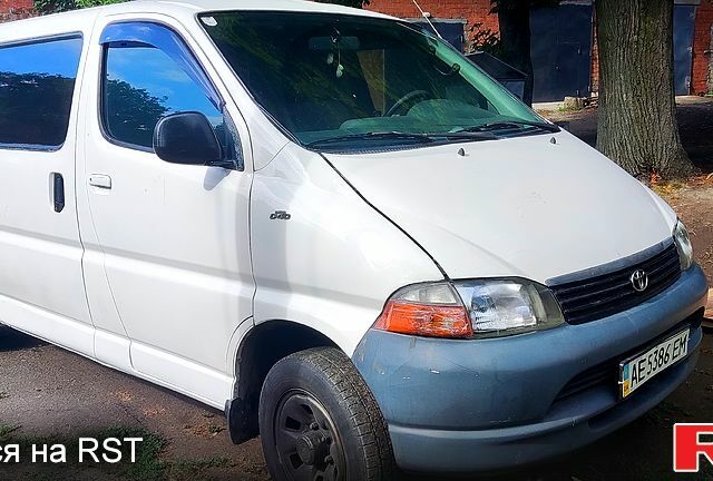 Белый Тойота Хиасе, объемом двигателя 2.5 л и пробегом 334 тыс. км за 6500 $, фото 3 на Automoto.ua