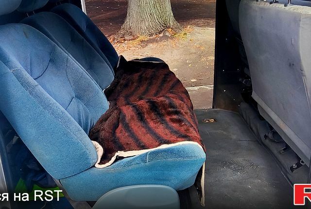 Белый Тойота Хиасе, объемом двигателя 2.5 л и пробегом 334 тыс. км за 6500 $, фото 9 на Automoto.ua