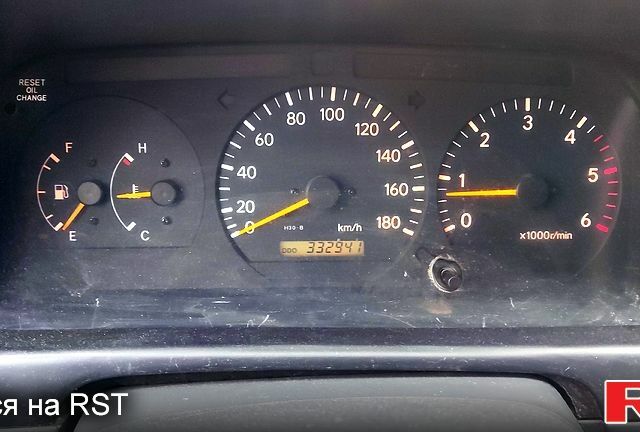 Белый Тойота Хиасе, объемом двигателя 2.5 л и пробегом 334 тыс. км за 6500 $, фото 5 на Automoto.ua