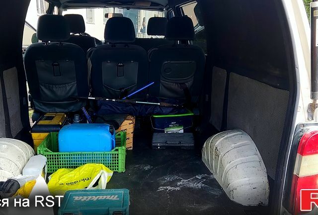 Белый Тойота Хиасе, объемом двигателя 2.5 л и пробегом 334 тыс. км за 6500 $, фото 6 на Automoto.ua