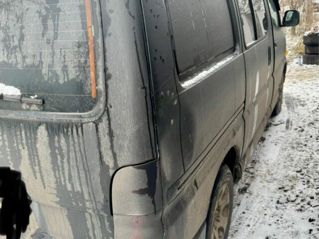 Черный Тойота Хиасе, объемом двигателя 2.4 л и пробегом 400 тыс. км за 3850 $, фото 3 на Automoto.ua