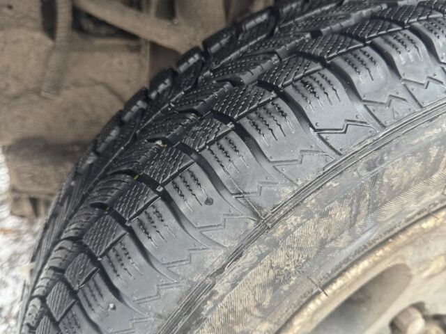 Черный Тойота Хиасе, объемом двигателя 2.4 л и пробегом 400 тыс. км за 3850 $, фото 7 на Automoto.ua