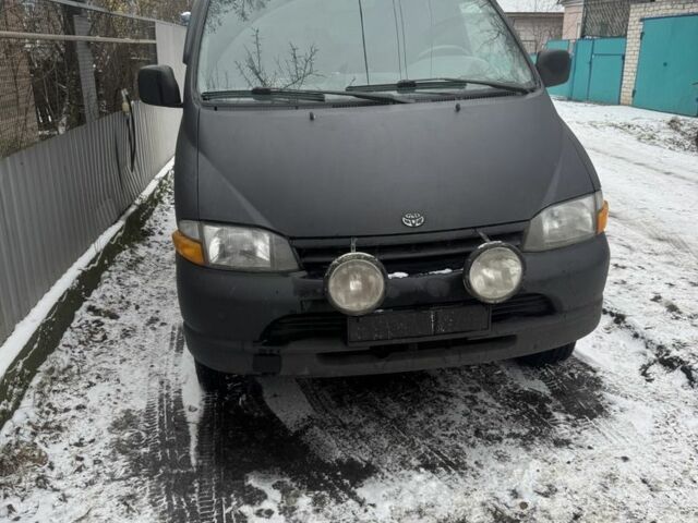 Черный Тойота Хиасе, объемом двигателя 2.4 л и пробегом 400 тыс. км за 3850 $, фото 1 на Automoto.ua