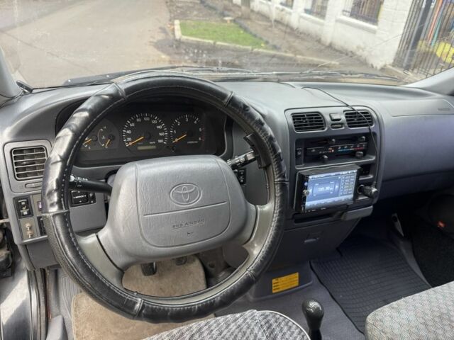 Чорний Тойота Хіасє, об'ємом двигуна 2.5 л та пробігом 440 тис. км за 5900 $, фото 10 на Automoto.ua