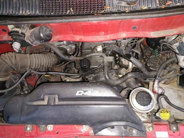 Красный Тойота Хиасе, объемом двигателя 2.5 л и пробегом 307 тыс. км за 6389 $, фото 8 на Automoto.ua