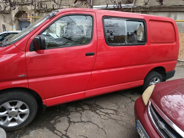 Красный Тойота Хиасе, объемом двигателя 2.5 л и пробегом 307 тыс. км за 6389 $, фото 1 на Automoto.ua