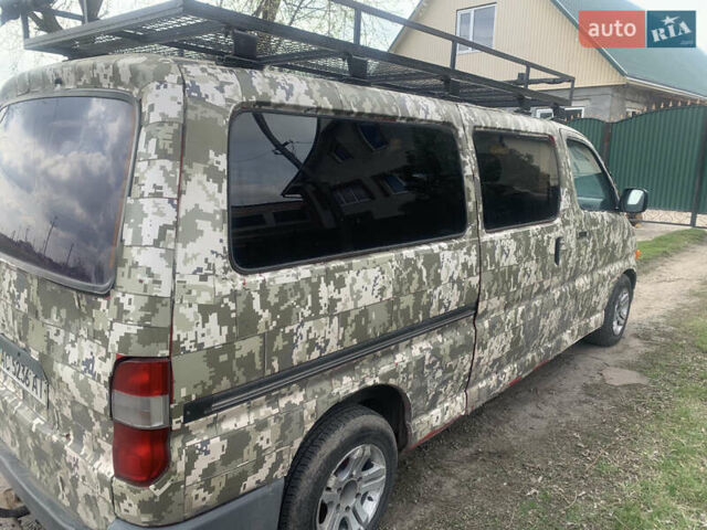 Красный Тойота Хиасе, объемом двигателя 2.4 л и пробегом 450 тыс. км за 4500 $, фото 2 на Automoto.ua