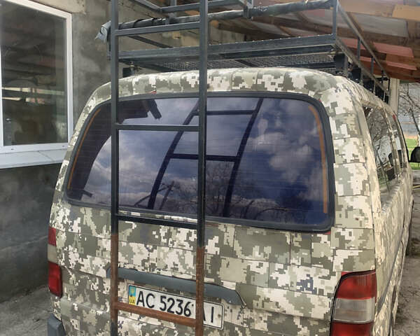 Красный Тойота Хиасе, объемом двигателя 2.4 л и пробегом 450 тыс. км за 4500 $, фото 3 на Automoto.ua