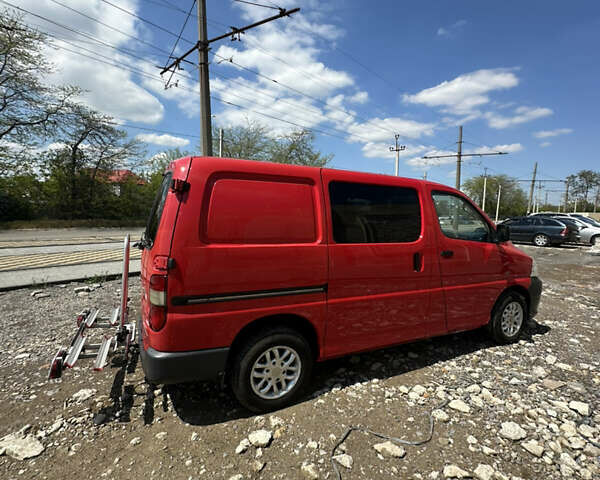 Червоний Тойота Хіасє, об'ємом двигуна 2.5 л та пробігом 190 тис. км за 8900 $, фото 4 на Automoto.ua