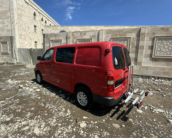 Червоний Тойота Хіасє, об'ємом двигуна 2.5 л та пробігом 190 тис. км за 8900 $, фото 8 на Automoto.ua