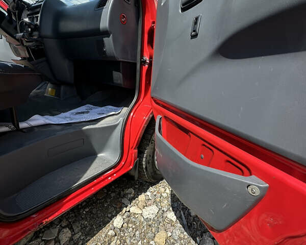 Червоний Тойота Хіасє, об'ємом двигуна 2.5 л та пробігом 190 тис. км за 8900 $, фото 17 на Automoto.ua