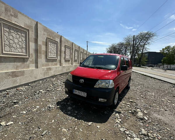 Червоний Тойота Хіасє, об'ємом двигуна 2.5 л та пробігом 190 тис. км за 8900 $, фото 1 на Automoto.ua