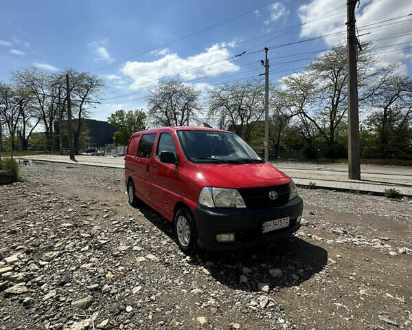 Червоний Тойота Хіасє, об'ємом двигуна 2.5 л та пробігом 190 тис. км за 8900 $, фото 2 на Automoto.ua