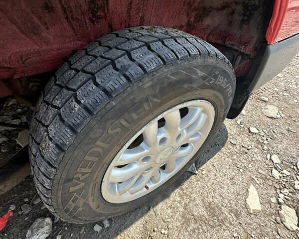 Червоний Тойота Хіасє, об'ємом двигуна 2.5 л та пробігом 190 тис. км за 8900 $, фото 22 на Automoto.ua