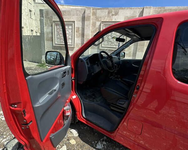 Червоний Тойота Хіасє, об'ємом двигуна 2.5 л та пробігом 190 тис. км за 8900 $, фото 12 на Automoto.ua