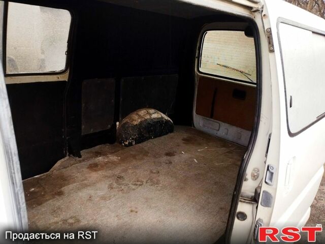 Тойота Хиасе, объемом двигателя 2.5 л и пробегом 318 тыс. км за 5300 $, фото 6 на Automoto.ua