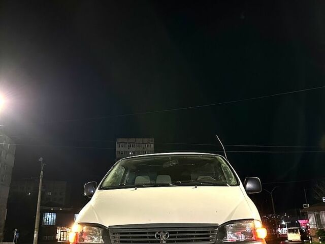 Тойота Хиасе, объемом двигателя 2.5 л и пробегом 400 тыс. км за 3450 $, фото 2 на Automoto.ua