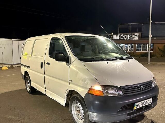 Тойота Хиасе, объемом двигателя 2.5 л и пробегом 400 тыс. км за 3450 $, фото 1 на Automoto.ua