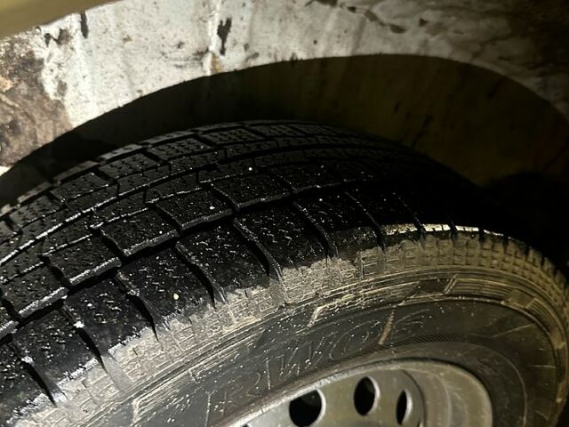 Тойота Хиасе, объемом двигателя 2.5 л и пробегом 400 тыс. км за 3450 $, фото 11 на Automoto.ua