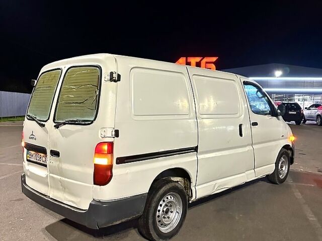 Тойота Хиасе, объемом двигателя 2.5 л и пробегом 400 тыс. км за 3450 $, фото 7 на Automoto.ua