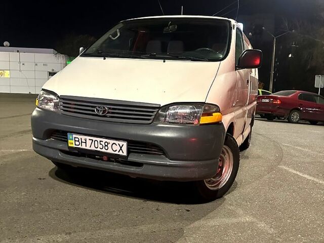 Тойота Хиасе, объемом двигателя 2.5 л и пробегом 400 тыс. км за 3450 $, фото 3 на Automoto.ua