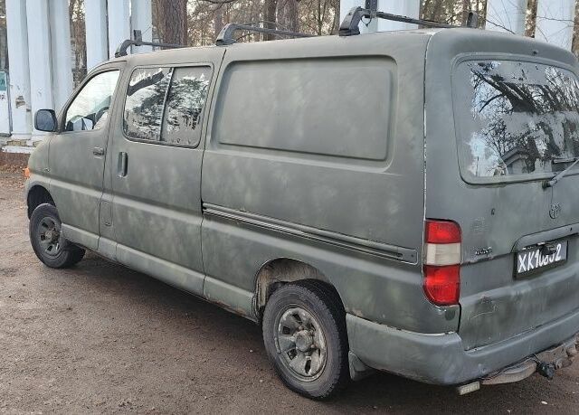 Тойота Хиасе, объемом двигателя 2.5 л и пробегом 378 тыс. км за 4850 $, фото 5 на Automoto.ua