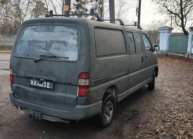 Тойота Хиасе, объемом двигателя 2.5 л и пробегом 378 тыс. км за 4850 $, фото 3 на Automoto.ua