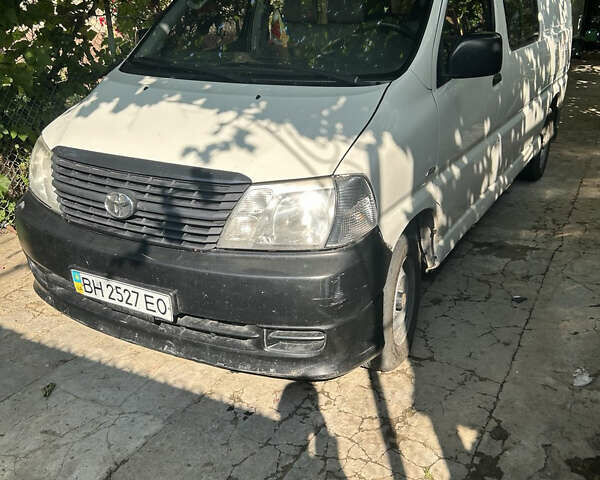 Тойота Хиасе, объемом двигателя 2.5 л и пробегом 230 тыс. км за 7900 $, фото 1 на Automoto.ua