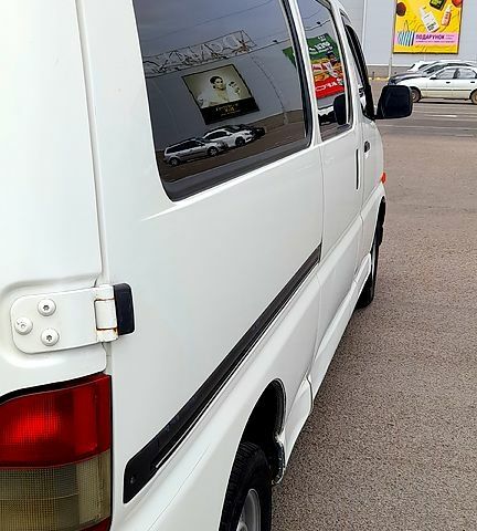 Тойота Хіасє, об'ємом двигуна 2.5 л та пробігом 210 тис. км за 8200 $, фото 5 на Automoto.ua