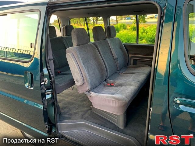 Тойота Хиасе, объемом двигателя 2.5 л и пробегом 207 тыс. км за 15900 $, фото 4 на Automoto.ua