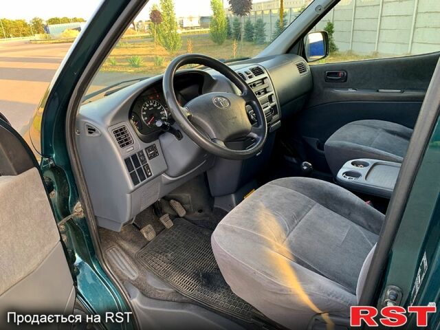 Тойота Хиасе, объемом двигателя 2.5 л и пробегом 207 тыс. км за 15900 $, фото 8 на Automoto.ua