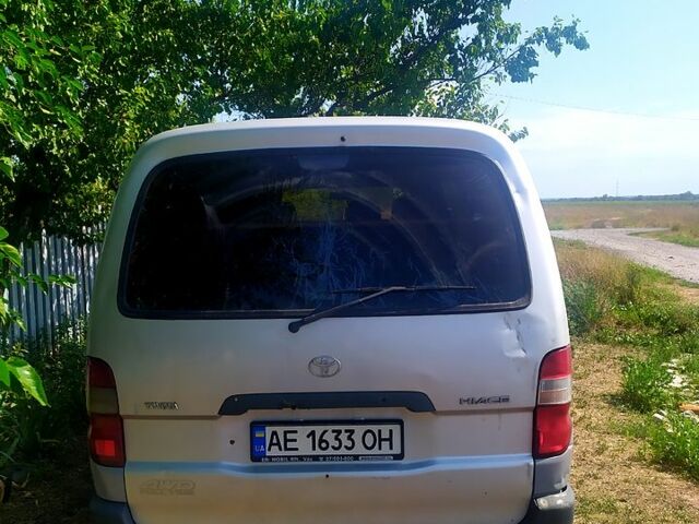 Сірий Тойота Хіасє, об'ємом двигуна 2.5 л та пробігом 444 тис. км за 7200 $, фото 1 на Automoto.ua