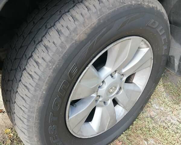 Серый Тойота Хиасе, объемом двигателя 2.39 л и пробегом 277 тыс. км за 18600 $, фото 7 на Automoto.ua