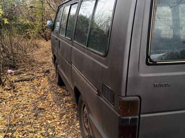 Серый Тойота Хиасе, объемом двигателя 1.8 л и пробегом 300 тыс. км за 713 $, фото 10 на Automoto.ua