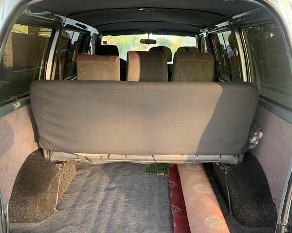 Сірий Тойота Хіасє, об'ємом двигуна 2.45 л та пробігом 450 тис. км за 6200 $, фото 7 на Automoto.ua