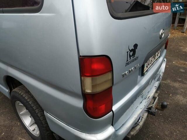 Серый Тойота Хиасе, объемом двигателя 2.4 л и пробегом 395 тыс. км за 3500 $, фото 8 на Automoto.ua