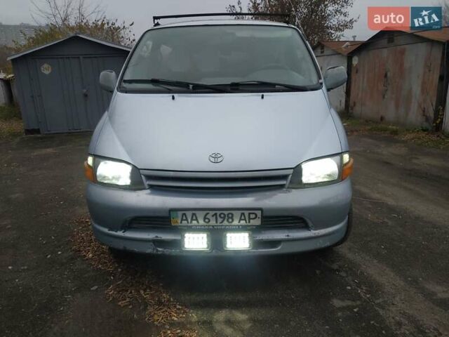 Серый Тойота Хиасе, объемом двигателя 2.4 л и пробегом 395 тыс. км за 3500 $, фото 6 на Automoto.ua